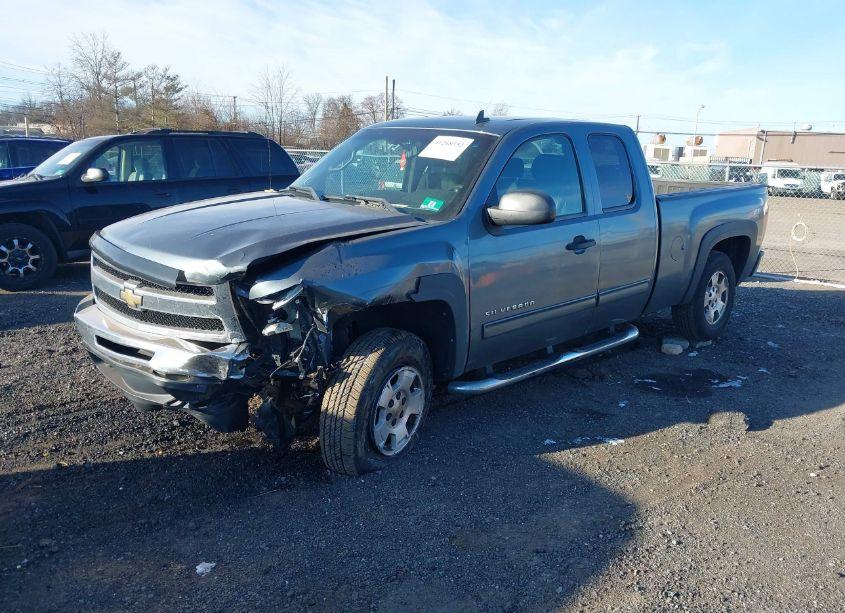 Photo 2 of 2011 Chevrolet Silverado 1500 LT (VIN 1GCRKSE35BZ440388)
