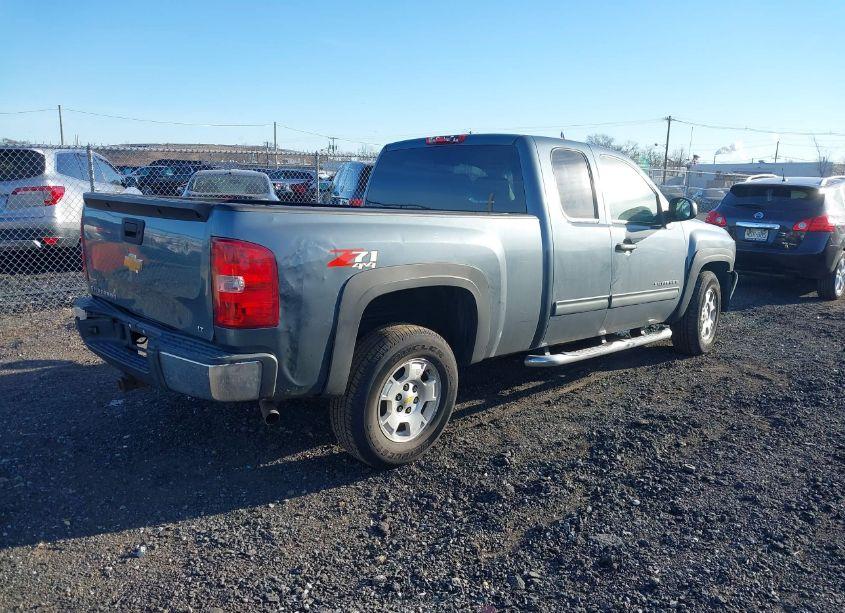 Photo 4 of 2011 Chevrolet Silverado 1500 LT (VIN 1GCRKSE35BZ440388)