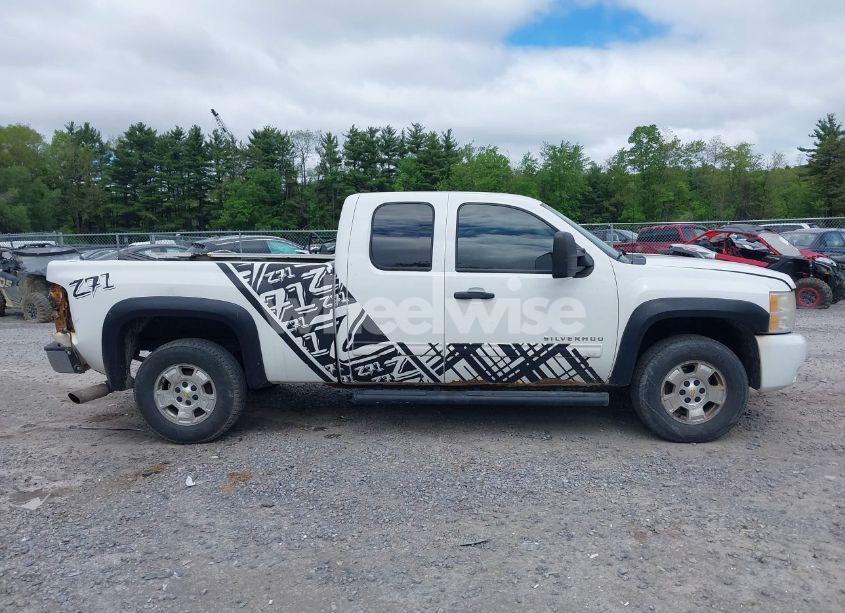 Photo 13 of 2011 Chevrolet Silverado 1500 LT (VIN 1GCRKSE36BZ130444)