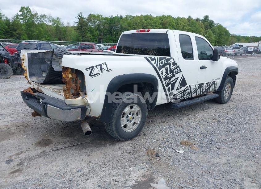 Photo 4 of 2011 Chevrolet Silverado 1500 LT (VIN 1GCRKSE36BZ130444)