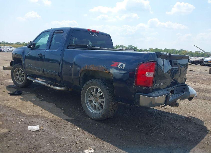 Photo 3 of 2011 Chevrolet Silverado 1500 LT (VIN 1GCRKSE36BZ239132)