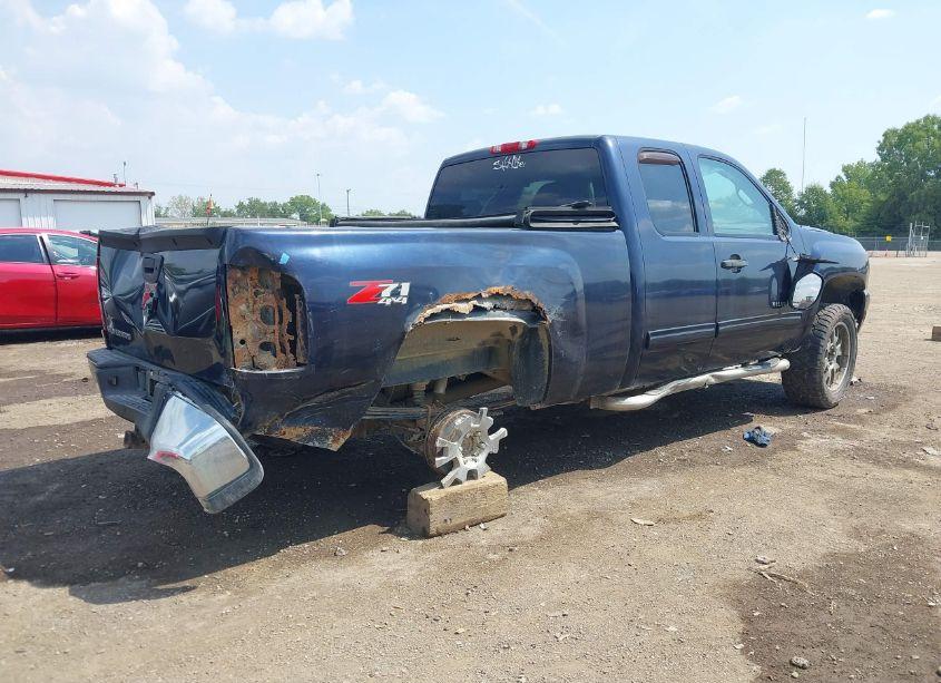 Photo 4 of 2011 Chevrolet Silverado 1500 LT (VIN 1GCRKSE36BZ239132)