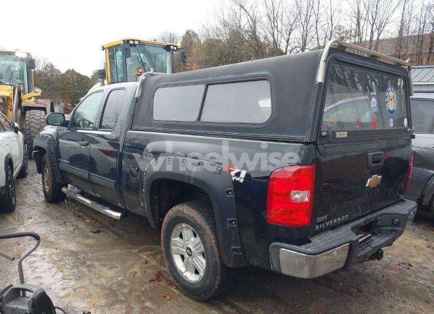 Photo 3 of 2011 Chevrolet Silverado 1500 LT (VIN 1GCRKSE36BZ276987)