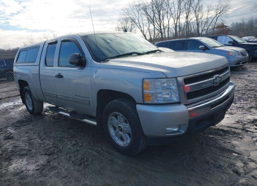 2011 Chevrolet Silverado 1500 LT (VIN 1GCRKSE36BZ356693) main photo
