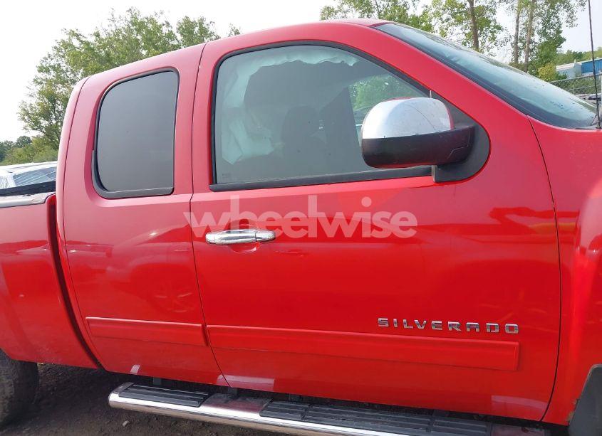 Photo 13 of 2011 Chevrolet Silverado 1500 LT (VIN 1GCRKSE36BZ358539)