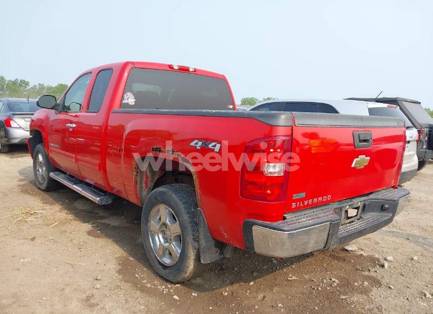 Photo 3 of 2011 Chevrolet Silverado 1500 LT (VIN 1GCRKSE36BZ358539)