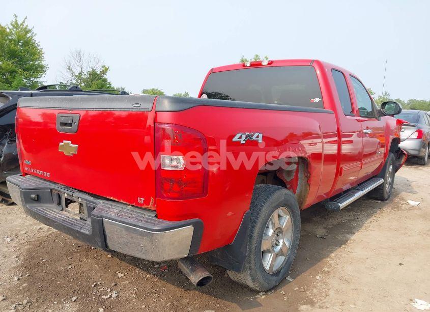 Photo 4 of 2011 Chevrolet Silverado 1500 LT (VIN 1GCRKSE36BZ358539)