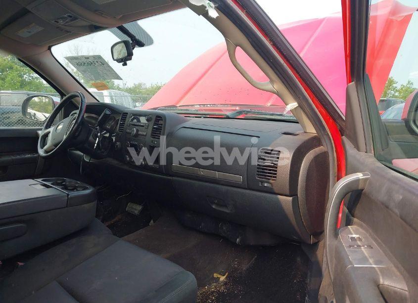 Photo 5 of 2011 Chevrolet Silverado 1500 LT (VIN 1GCRKSE36BZ358539)