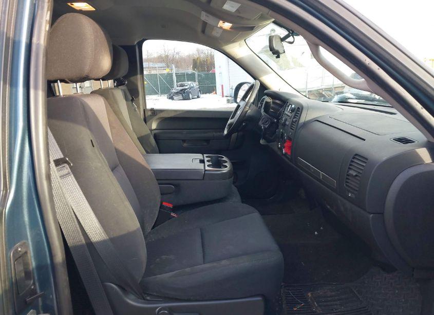 Photo 5 of 2011 Chevrolet Silverado 1500 LT (VIN 1GCRKSE36BZ360372)