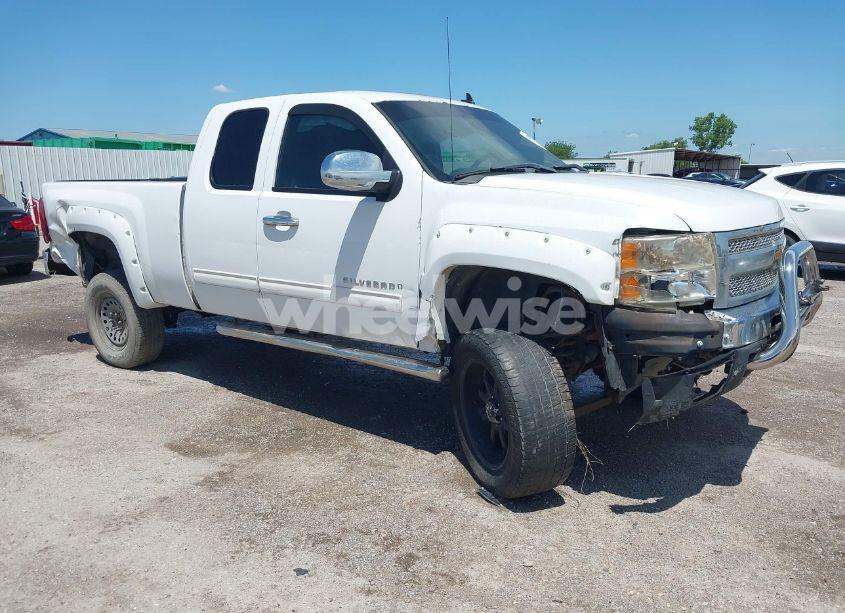 2011 Chevrolet Silverado 1500 LT (VIN 1GCRKSE36BZ374711) main photo