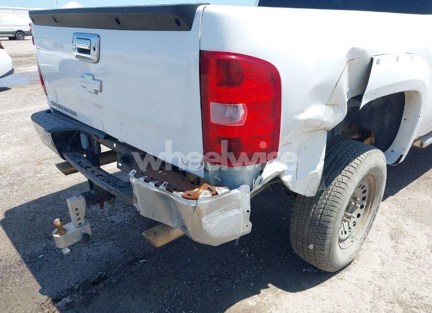 Photo 6 of 2011 Chevrolet Silverado 1500 LT (VIN 1GCRKSE36BZ374711)