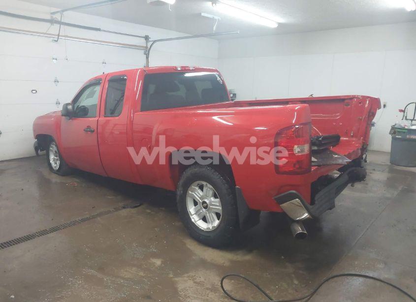 Photo 3 of 2011 Chevrolet Silverado 1500 LT (VIN 1GCRKSE36BZ446331)