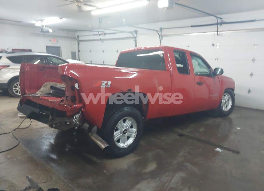 Photo 4 of 2011 Chevrolet Silverado 1500 LT (VIN 1GCRKSE36BZ446331)