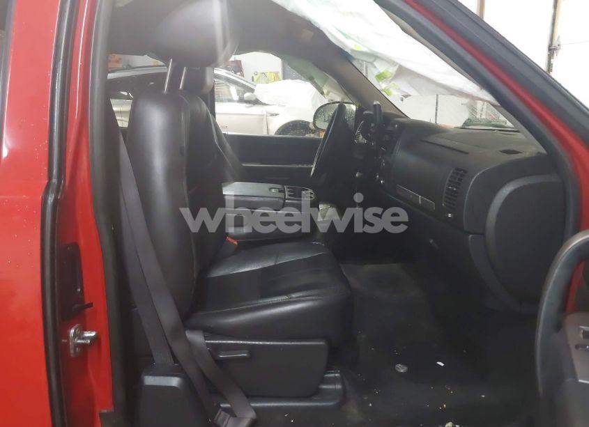 Photo 5 of 2011 Chevrolet Silverado 1500 LT (VIN 1GCRKSE36BZ446331)