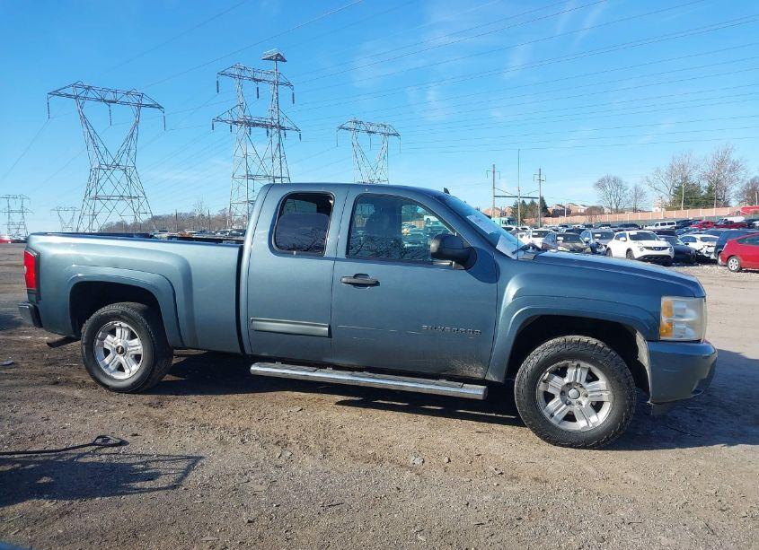 Photo 13 of 2011 Chevrolet Silverado 1500 LT (VIN 1GCRKSE37BZ106539)