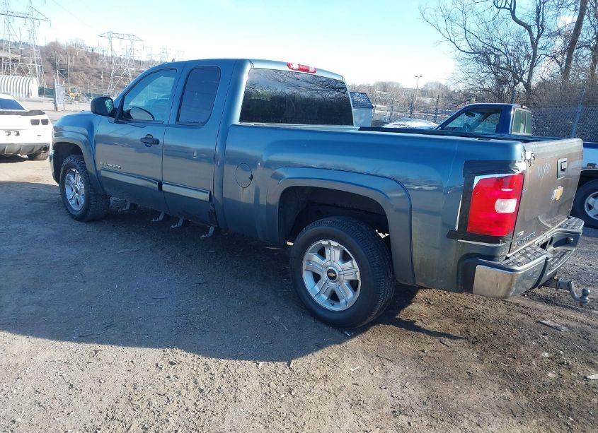 Photo 3 of 2011 Chevrolet Silverado 1500 LT (VIN 1GCRKSE37BZ106539)