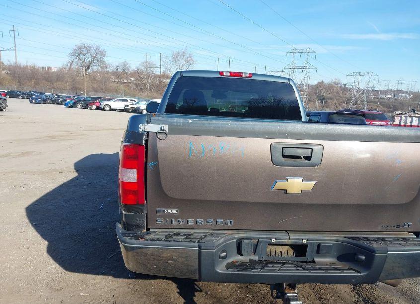Photo 6 of 2011 Chevrolet Silverado 1500 LT (VIN 1GCRKSE37BZ106539)