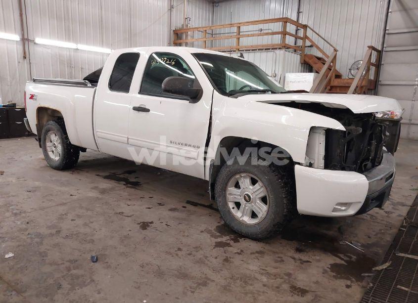 2011 Chevrolet Silverado 1500 LT (VIN 1GCRKSE37BZ109411) main photo