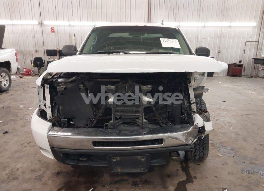 Photo 13 of 2011 Chevrolet Silverado 1500 LT (VIN 1GCRKSE37BZ109411)