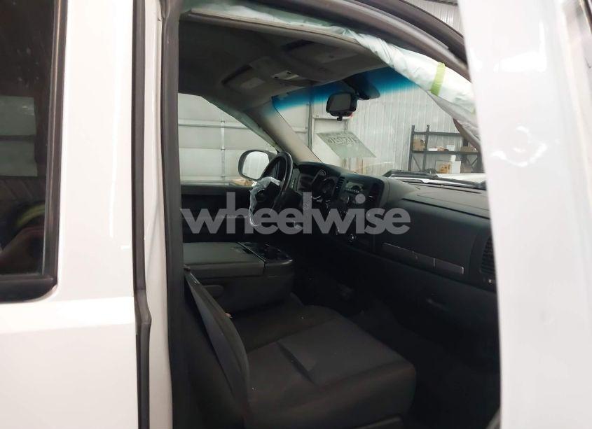 Photo 5 of 2011 Chevrolet Silverado 1500 LT (VIN 1GCRKSE37BZ109411)