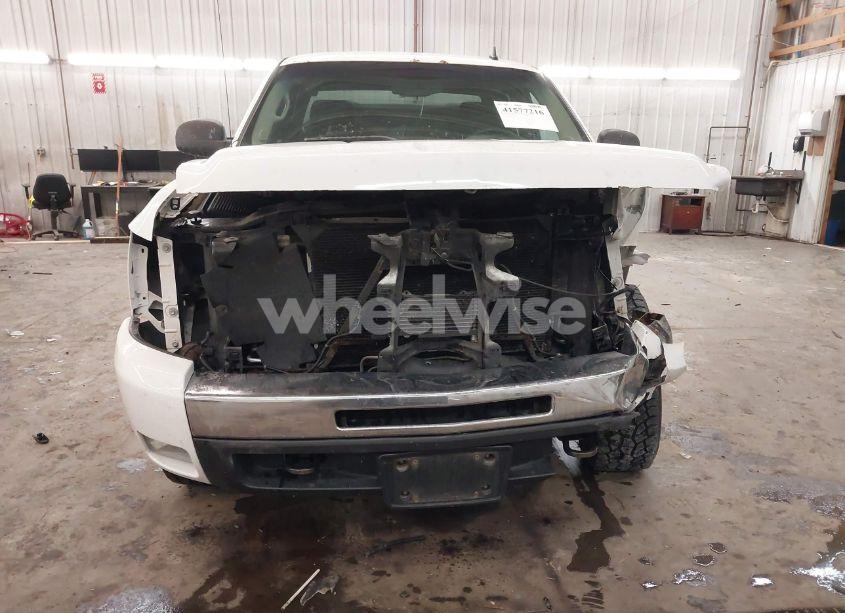 Photo 6 of 2011 Chevrolet Silverado 1500 LT (VIN 1GCRKSE37BZ109411)