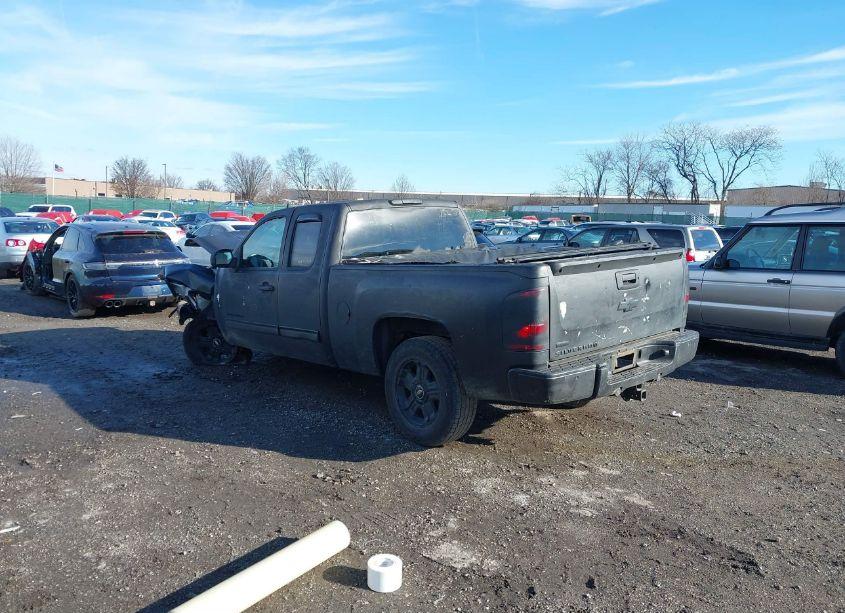 Photo 3 of 2011 Chevrolet Silverado 1500 LT (VIN 1GCRKSE37BZ153005)