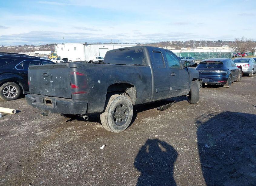Photo 4 of 2011 Chevrolet Silverado 1500 LT (VIN 1GCRKSE37BZ153005)