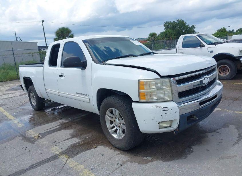 2011 Chevrolet Silverado 1500 LT (VIN 1GCRKSE37BZ203935) main photo
