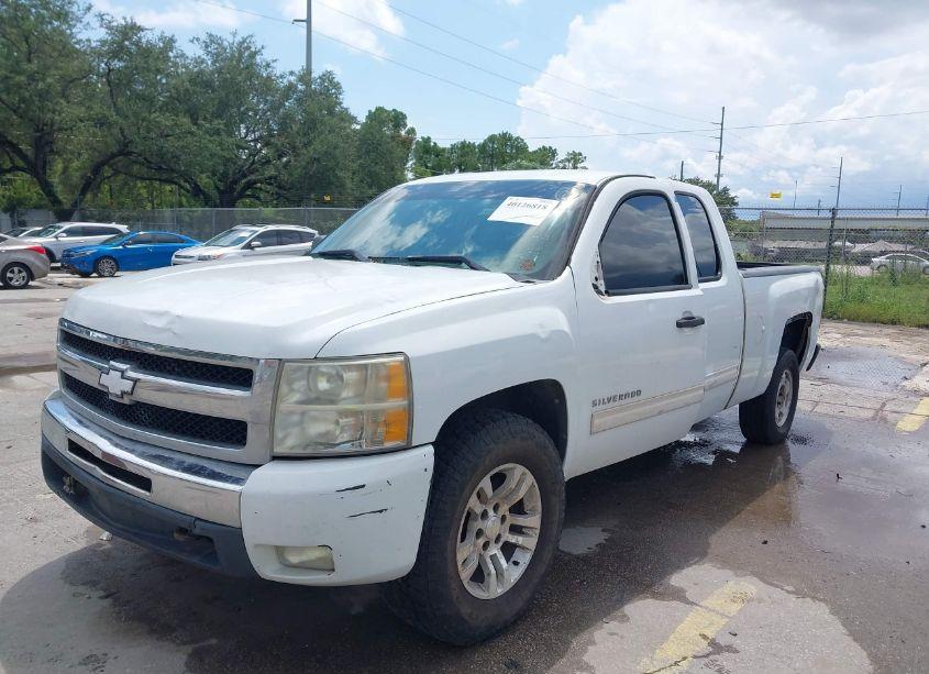 Photo 6 of 2011 Chevrolet Silverado 1500 LT (VIN 1GCRKSE37BZ203935)
