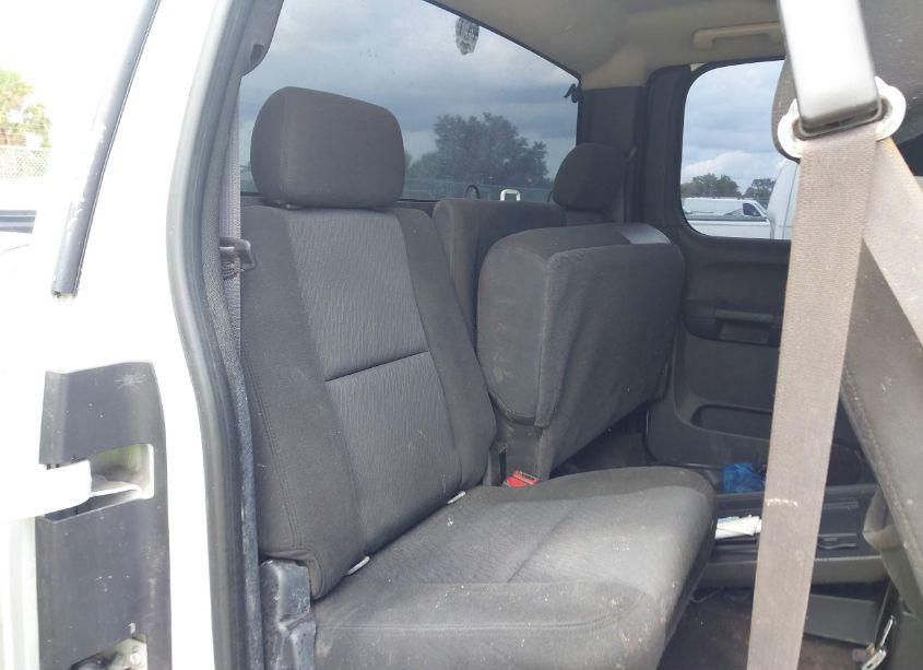 Photo 8 of 2011 Chevrolet Silverado 1500 LT (VIN 1GCRKSE37BZ203935)