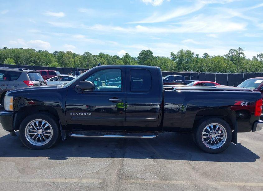 Photo 14 of 2011 Chevrolet Silverado 1500 LT (VIN 1GCRKSE37BZ266890)