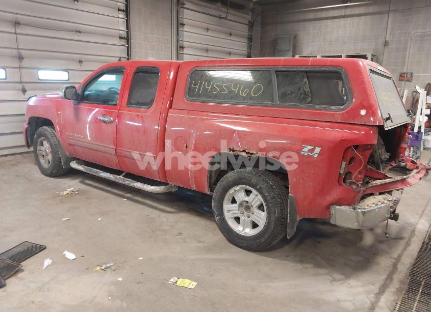Photo 3 of 2011 Chevrolet Silverado 1500 LT (VIN 1GCRKSE37BZ295371)