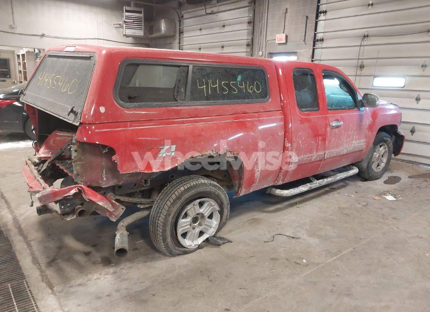 Photo 4 of 2011 Chevrolet Silverado 1500 LT (VIN 1GCRKSE37BZ295371)