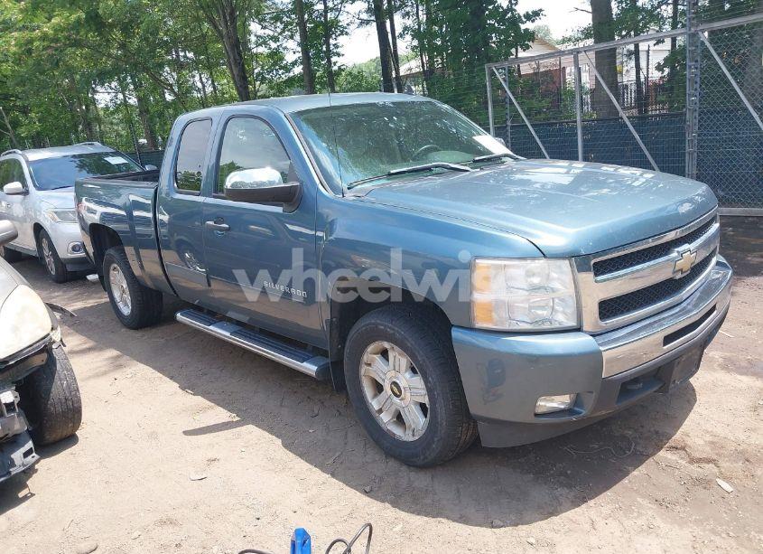 2011 Chevrolet Silverado 1500 LT (VIN 1GCRKSE37BZ331253) main photo