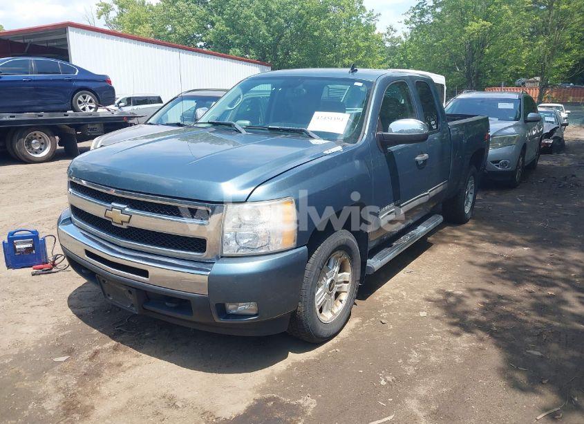 Photo 2 of 2011 Chevrolet Silverado 1500 LT (VIN 1GCRKSE37BZ331253)