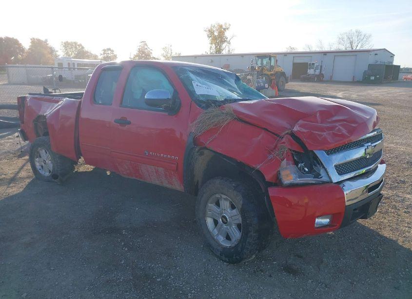 2011 Chevrolet Silverado 1500 LT (VIN 1GCRKSE38BZ108820) main photo