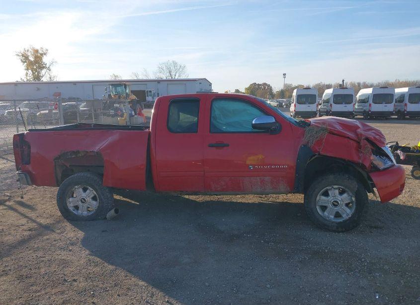 Photo 13 of 2011 Chevrolet Silverado 1500 LT (VIN 1GCRKSE38BZ108820)