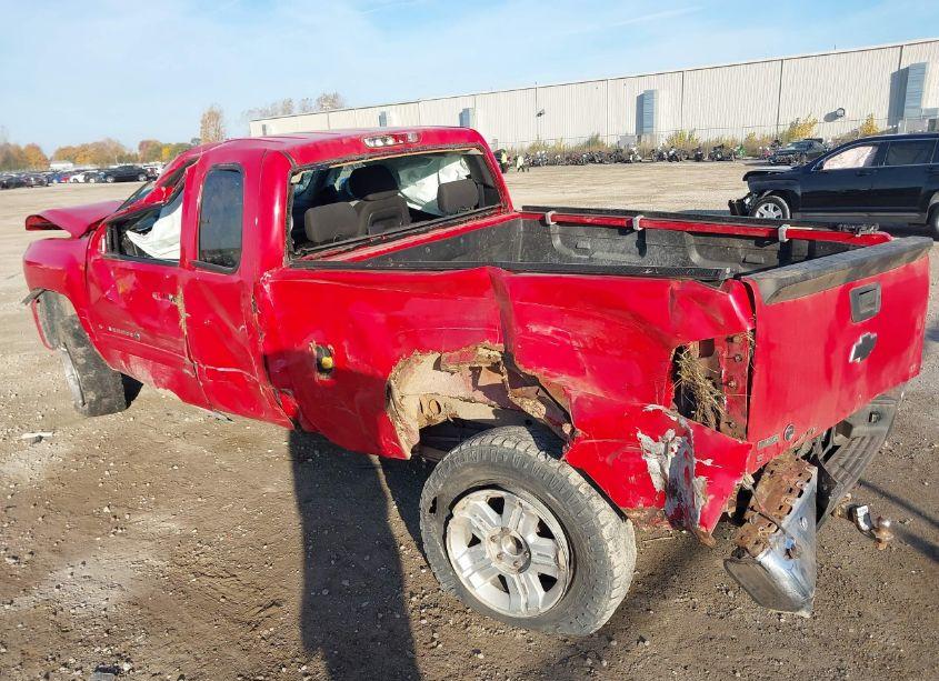 Photo 3 of 2011 Chevrolet Silverado 1500 LT (VIN 1GCRKSE38BZ108820)