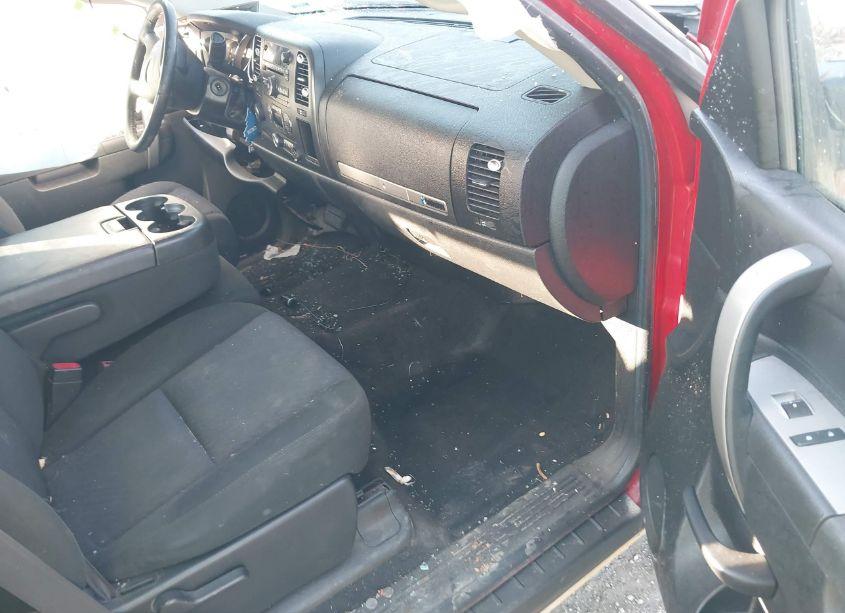 Photo 5 of 2011 Chevrolet Silverado 1500 LT (VIN 1GCRKSE38BZ108820)