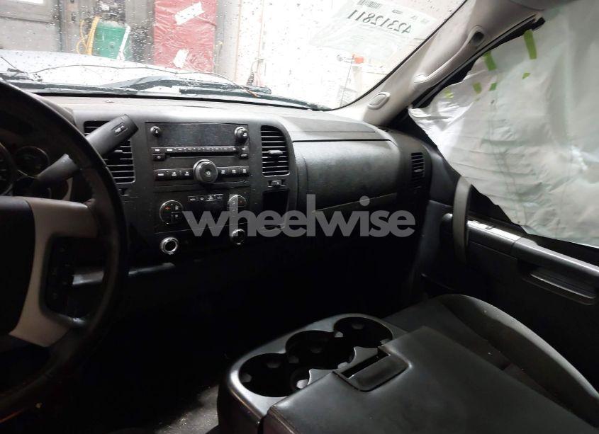 Photo 5 of 2011 Chevrolet Silverado 1500 LT (VIN 1GCRKSE38BZ165776)