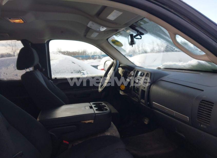 Photo 5 of 2011 Chevrolet Silverado 1500 LT (VIN 1GCRKSE38BZ290776)