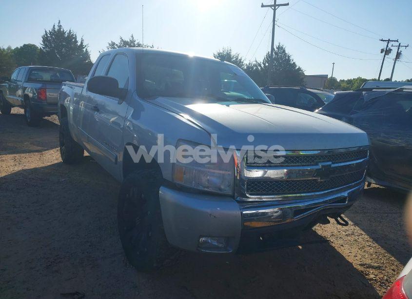 2011 Chevrolet Silverado 1500 LT (VIN 1GCRKSE38BZ307298) main photo