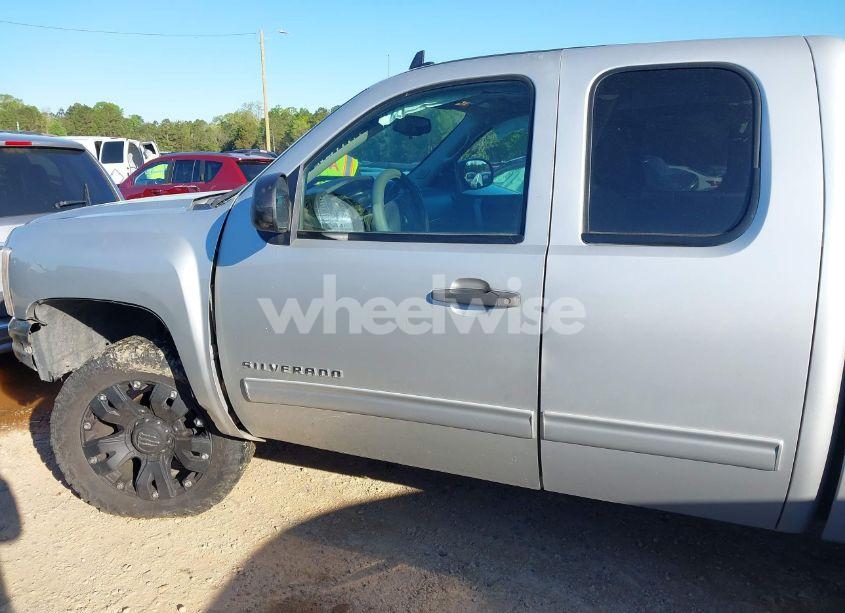 Photo 14 of 2011 Chevrolet Silverado 1500 LT (VIN 1GCRKSE38BZ307298)
