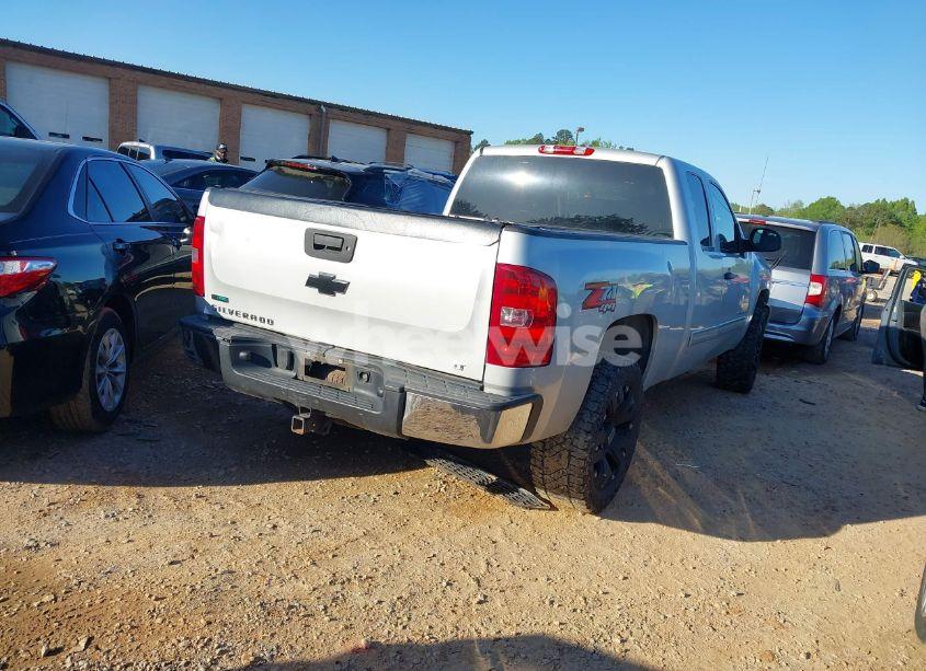 Photo 4 of 2011 Chevrolet Silverado 1500 LT (VIN 1GCRKSE38BZ307298)