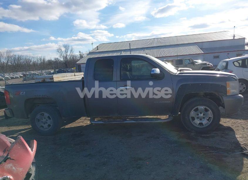 Photo 13 of 2011 Chevrolet Silverado 1500 LT (VIN 1GCRKSE38BZ312694)