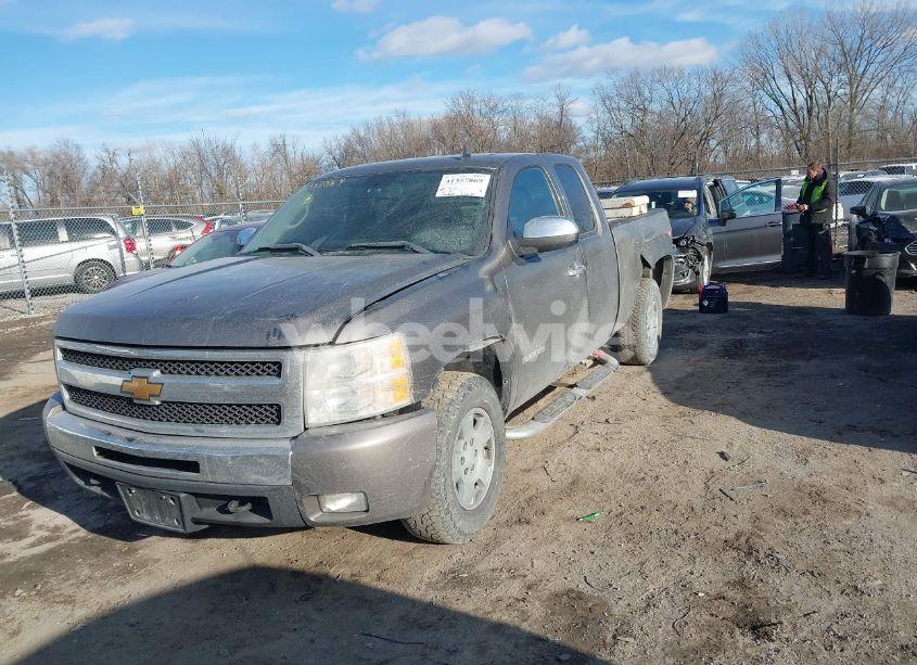 Photo 2 of 2011 Chevrolet Silverado 1500 LT (VIN 1GCRKSE38BZ312694)