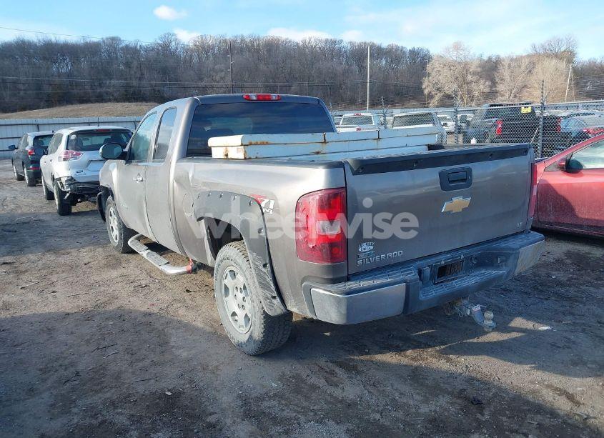 Photo 3 of 2011 Chevrolet Silverado 1500 LT (VIN 1GCRKSE38BZ312694)