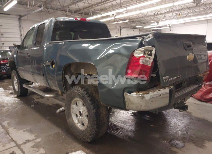 Photo 3 of 2011 Chevrolet Silverado 1500 LT (VIN 1GCRKSE38BZ316471)