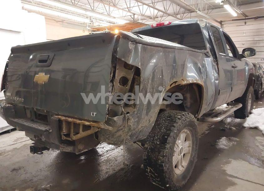 Photo 4 of 2011 Chevrolet Silverado 1500 LT (VIN 1GCRKSE38BZ316471)