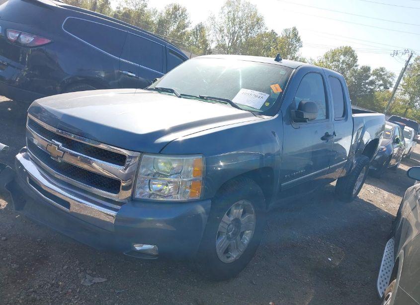 Photo 2 of 2011 Chevrolet Silverado 1500 LT (VIN 1GCRKSE38BZ361524)